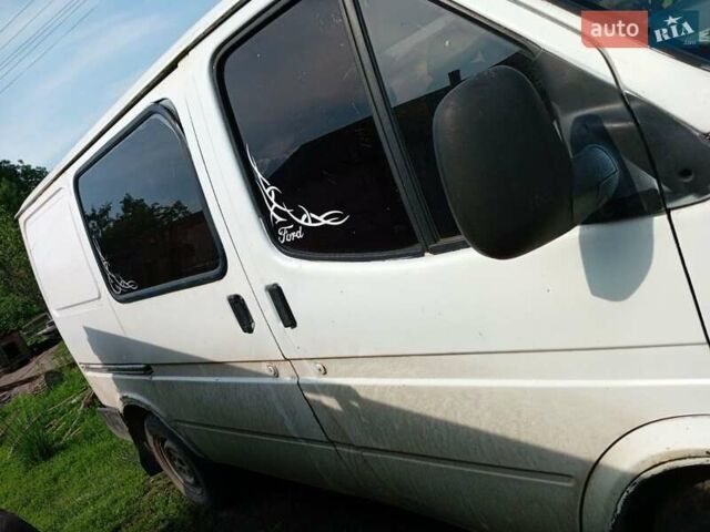 Білий Форд Транзит, об'ємом двигуна 0 л та пробігом 900 тис. км за 1700 $, фото 1 на Automoto.ua