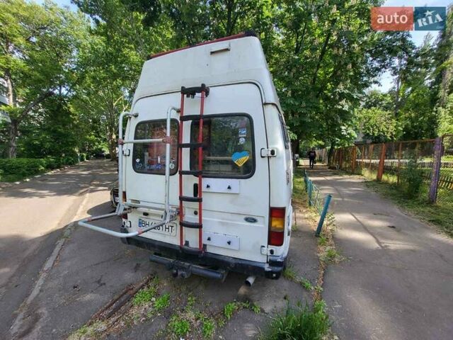 Белый Форд Транзит, объемом двигателя 2.5 л и пробегом 150 тыс. км за 7000 $, фото 3 на Automoto.ua