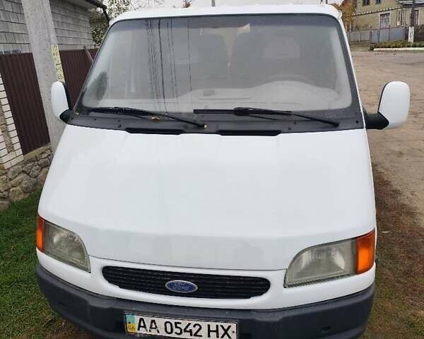 Білий Форд Транзит, об'ємом двигуна 2.5 л та пробігом 372 тис. км за 2900 $, фото 1 на Automoto.ua