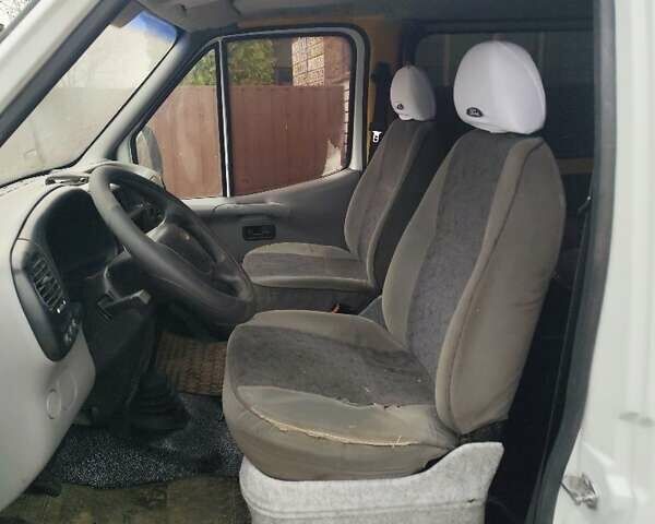 Білий Форд Транзит, об'ємом двигуна 2.5 л та пробігом 372 тис. км за 2900 $, фото 4 на Automoto.ua