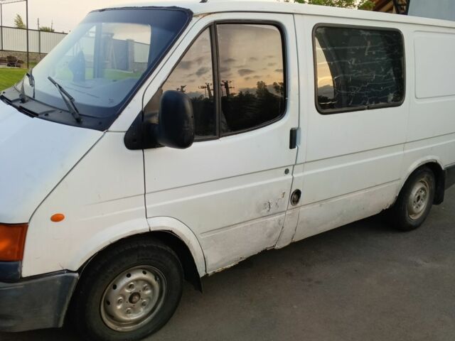 Белый Форд Транзит, объемом двигателя 2.5 л и пробегом 500 тыс. км за 773 $, фото 2 на Automoto.ua