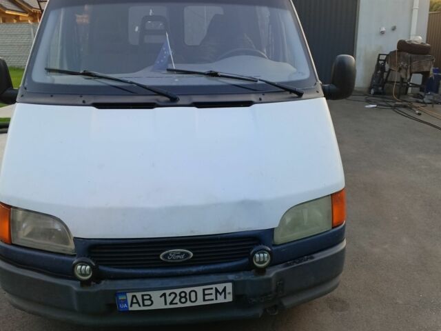 Белый Форд Транзит, объемом двигателя 2.5 л и пробегом 500 тыс. км за 773 $, фото 1 на Automoto.ua