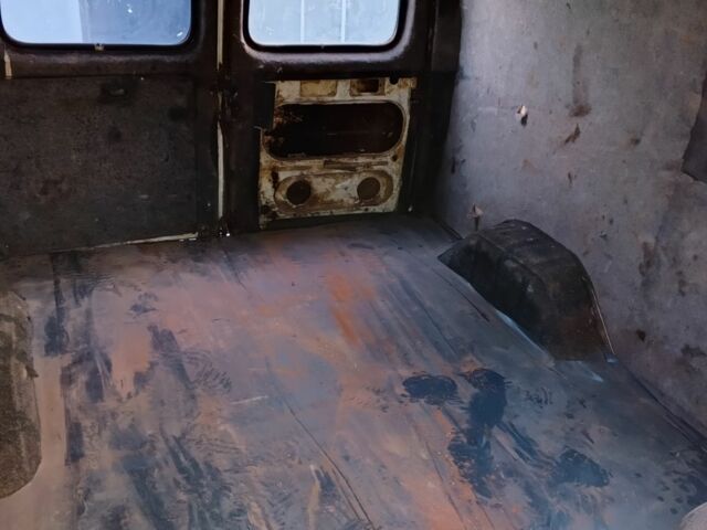 Белый Форд Транзит, объемом двигателя 2.5 л и пробегом 500 тыс. км за 773 $, фото 4 на Automoto.ua