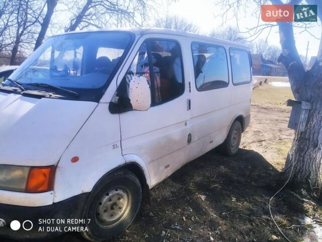 Белый Форд Транзит, объемом двигателя 2.5 л и пробегом 300 тыс. км за 2200 $, фото 1 на Automoto.ua