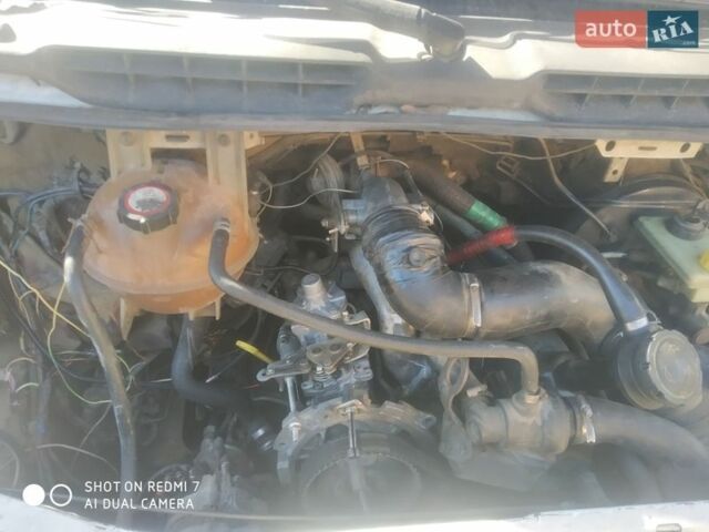 Белый Форд Транзит, объемом двигателя 2.5 л и пробегом 300 тыс. км за 2200 $, фото 4 на Automoto.ua