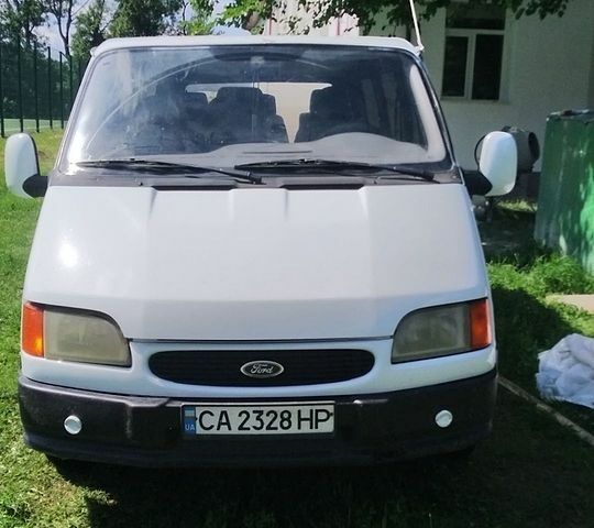 Белый Форд Транзит, объемом двигателя 2.5 л и пробегом 300 тыс. км за 2700 $, фото 2 на Automoto.ua