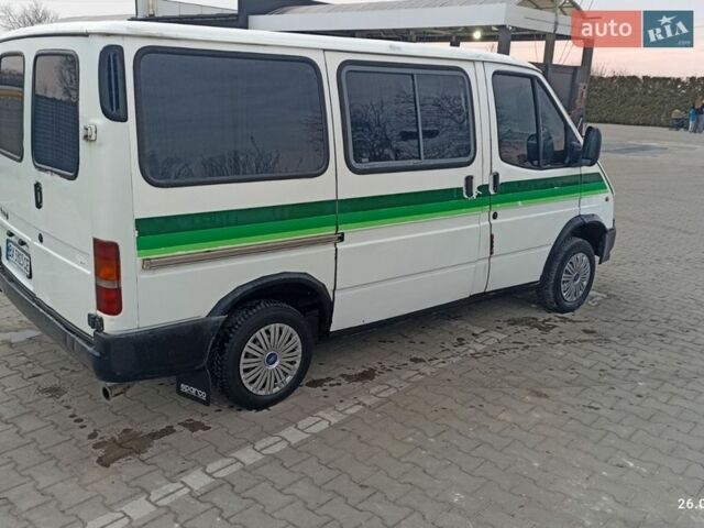 Белый Форд Транзит, объемом двигателя 2.5 л и пробегом 300 тыс. км за 2100 $, фото 3 на Automoto.ua