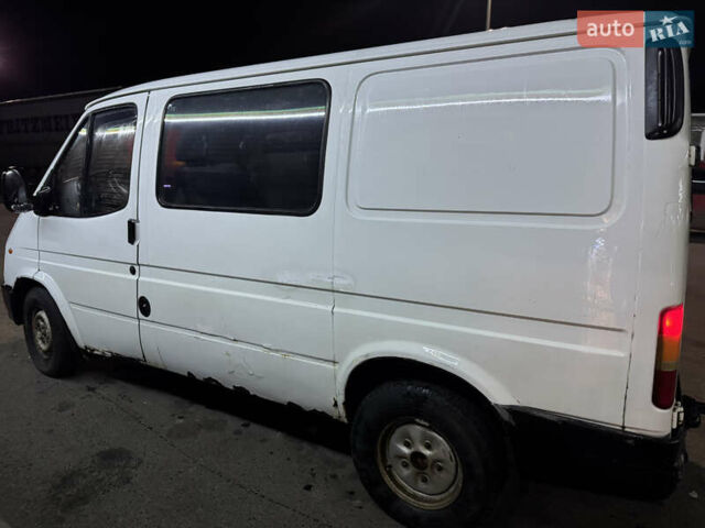 Белый Форд Транзит, объемом двигателя 2.5 л и пробегом 400 тыс. км за 2500 $, фото 16 на Automoto.ua