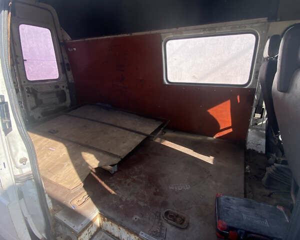 Белый Форд Транзит, объемом двигателя 2.5 л и пробегом 300 тыс. км за 1950 $, фото 4 на Automoto.ua