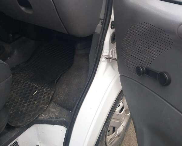 Белый Форд Транзит, объемом двигателя 2.5 л и пробегом 356 тыс. км за 3000 $, фото 8 на Automoto.ua