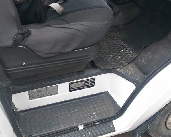 Белый Форд Транзит, объемом двигателя 2.5 л и пробегом 356 тыс. км за 3000 $, фото 7 на Automoto.ua