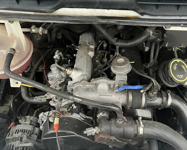 Белый Форд Транзит, объемом двигателя 2.5 л и пробегом 373 тыс. км за 4000 $, фото 10 на Automoto.ua