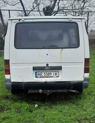 Белый Форд Транзит, объемом двигателя 2.5 л и пробегом 400 тыс. км за 2400 $, фото 1 на Automoto.ua