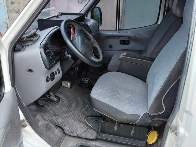 Білий Форд Транзит, об'ємом двигуна 2.5 л та пробігом 500 тис. км за 3200 $, фото 3 на Automoto.ua
