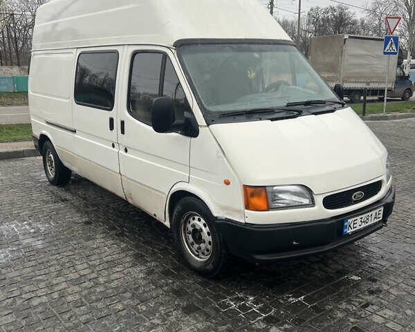 Белый Форд Транзит, объемом двигателя 2.5 л и пробегом 373 тыс. км за 4000 $, фото 1 на Automoto.ua