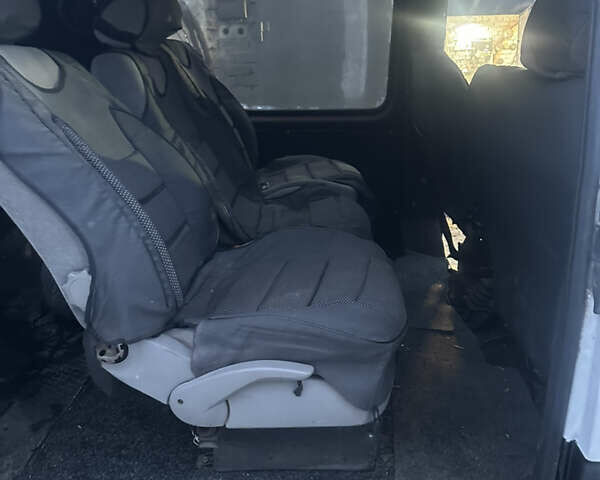 Білий Форд Транзит, об'ємом двигуна 2.5 л та пробігом 400 тис. км за 2400 $, фото 8 на Automoto.ua