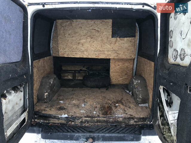 Белый Форд Транзит, объемом двигателя 0 л и пробегом 361 тыс. км за 2000 $, фото 9 на Automoto.ua