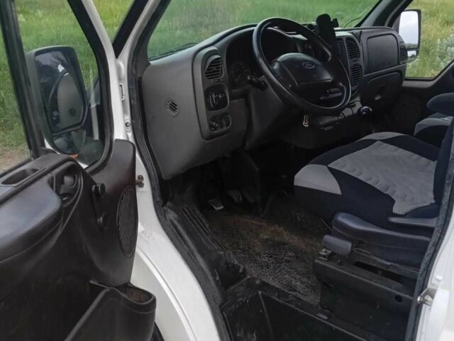 Білий Форд Транзит, об'ємом двигуна 2 л та пробігом 340 тис. км за 5699 $, фото 5 на Automoto.ua