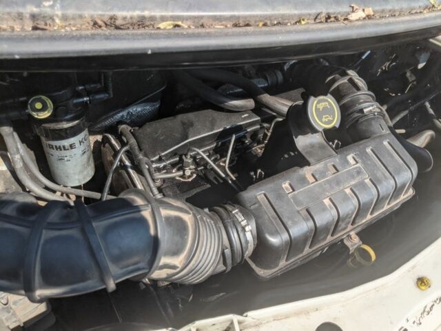 Белый Форд Транзит, объемом двигателя 2 л и пробегом 390 тыс. км за 2000 $, фото 13 на Automoto.ua