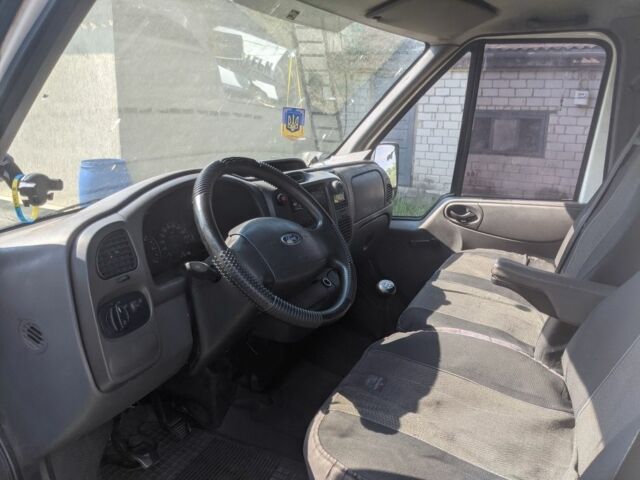 Белый Форд Транзит, объемом двигателя 2 л и пробегом 390 тыс. км за 2000 $, фото 7 на Automoto.ua