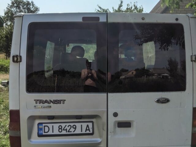 Белый Форд Транзит, объемом двигателя 2 л и пробегом 390 тыс. км за 2000 $, фото 4 на Automoto.ua