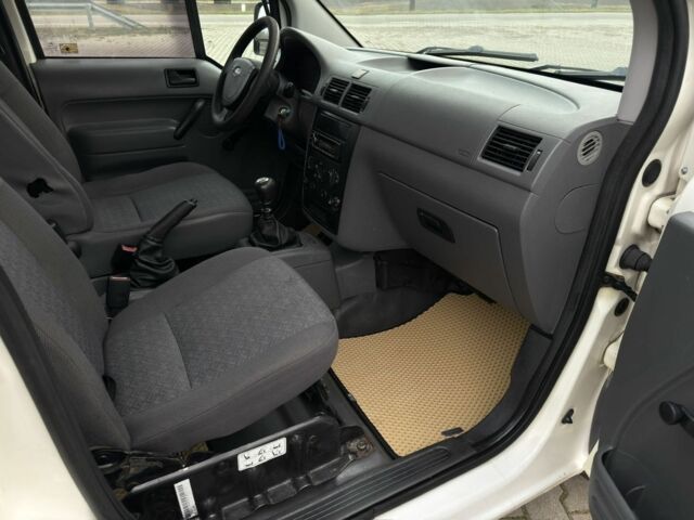 Белый Форд Транзит, объемом двигателя 1 л и пробегом 365 тыс. км за 2300 $, фото 4 на Automoto.ua