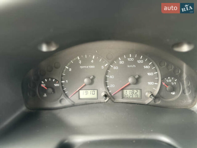 Белый Форд Транзит, объемом двигателя 2 л и пробегом 300 тыс. км за 4499 $, фото 17 на Automoto.ua