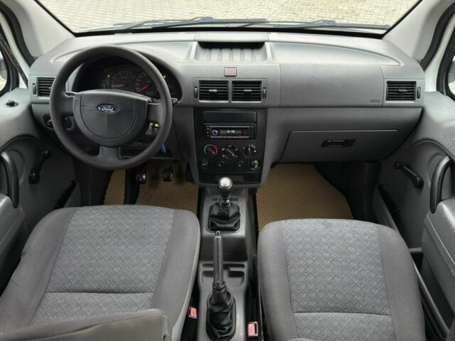 Белый Форд Транзит, объемом двигателя 1 л и пробегом 365 тыс. км за 2300 $, фото 3 на Automoto.ua