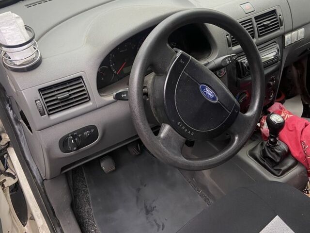 Белый Форд Транзит, объемом двигателя 1.8 л и пробегом 196 тыс. км за 2760 $, фото 1 на Automoto.ua