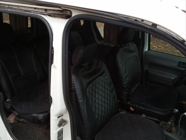 Белый Форд Транзит, объемом двигателя 1.8 л и пробегом 42 тыс. км за 2400 $, фото 7 на Automoto.ua