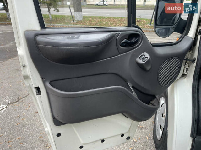 Белый Форд Транзит, объемом двигателя 2 л и пробегом 335 тыс. км за 5100 $, фото 13 на Automoto.ua