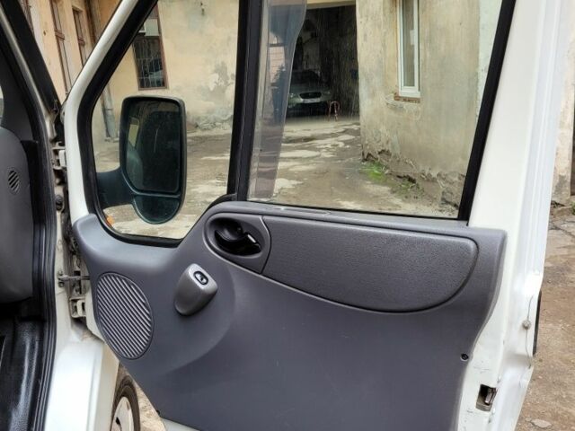 Белый Форд Транзит, объемом двигателя 2 л и пробегом 270 тыс. км за 4650 $, фото 11 на Automoto.ua