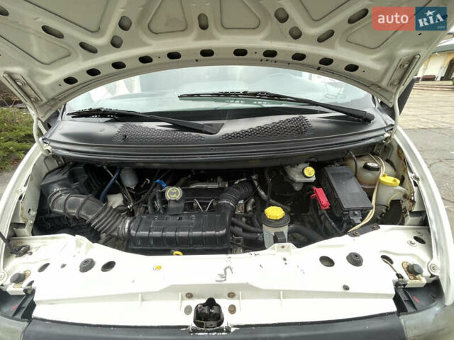 Белый Форд Транзит, объемом двигателя 2 л и пробегом 335 тыс. км за 5100 $, фото 11 на Automoto.ua