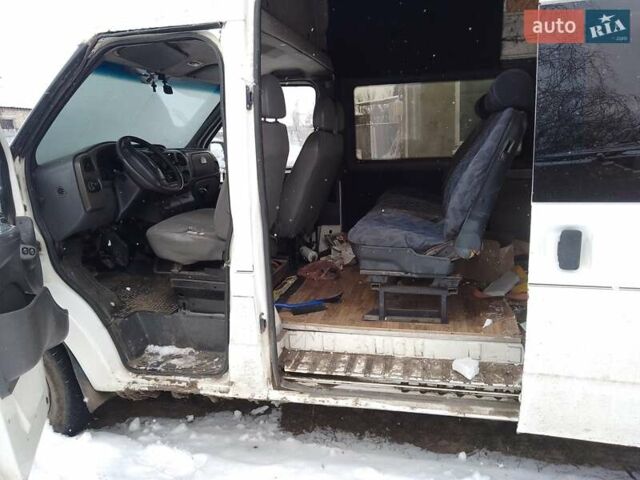 Білий Форд Транзит, об'ємом двигуна 2.4 л та пробігом 368 тис. км за 3500 $, фото 2 на Automoto.ua