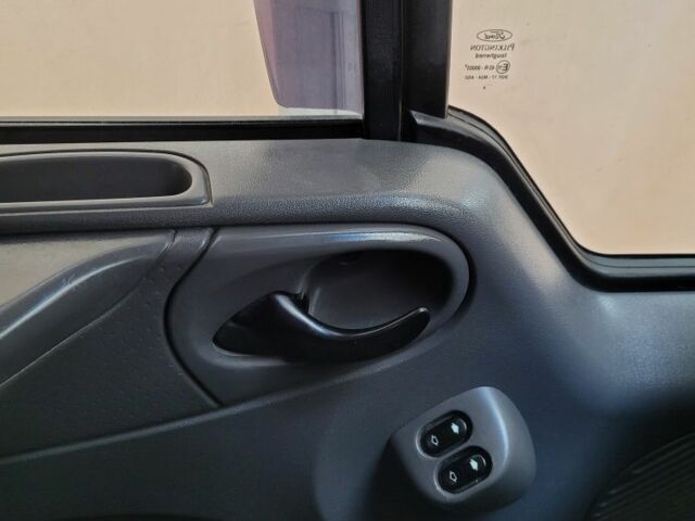 Белый Форд Транзит, объемом двигателя 2 л и пробегом 270 тыс. км за 4650 $, фото 3 на Automoto.ua