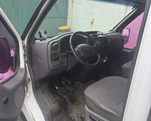 Белый Форд Транзит, объемом двигателя 2 л и пробегом 270 тыс. км за 4500 $, фото 3 на Automoto.ua