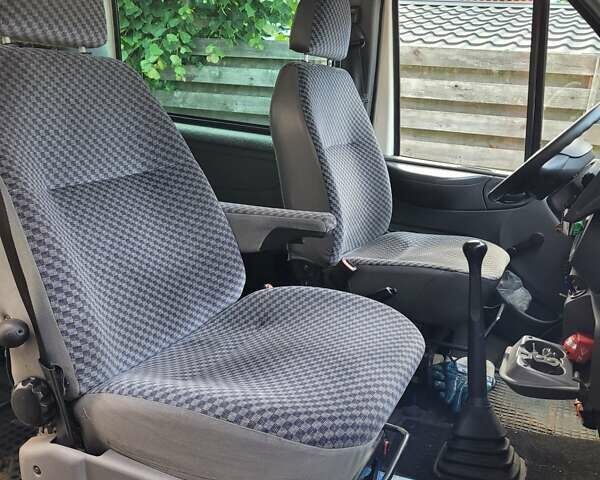 Белый Форд Транзит, объемом двигателя 0 л и пробегом 220 тыс. км за 1599 $, фото 2 на Automoto.ua