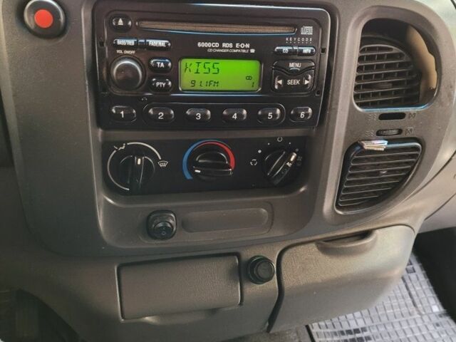 Белый Форд Транзит, объемом двигателя 2 л и пробегом 270 тыс. км за 4650 $, фото 5 на Automoto.ua