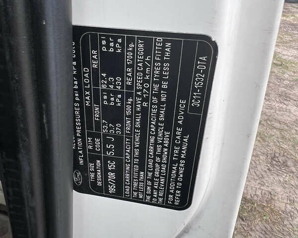 Белый Форд Транзит, объемом двигателя 2 л и пробегом 257 тыс. км за 2800 $, фото 12 на Automoto.ua