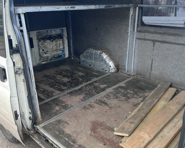 Белый Форд Транзит, объемом двигателя 2 л и пробегом 257 тыс. км за 2800 $, фото 10 на Automoto.ua