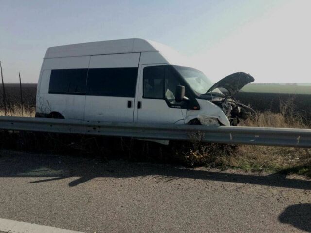 Белый Форд Транзит, объемом двигателя 2 л и пробегом 200 тыс. км за 1850 $, фото 3 на Automoto.ua