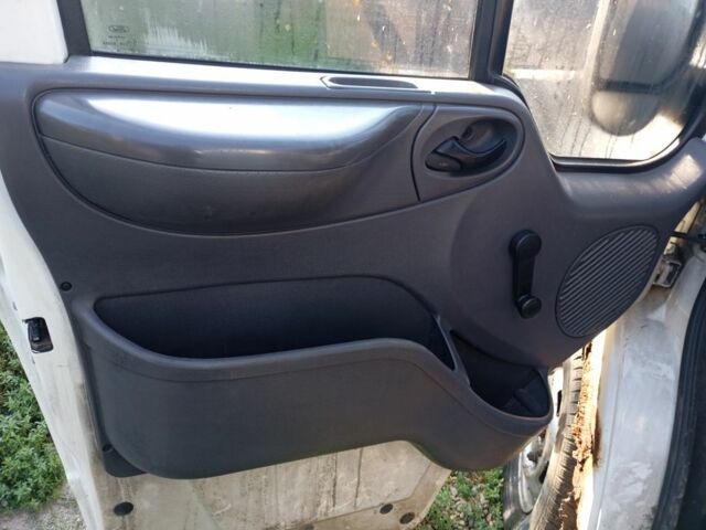 Белый Форд Транзит, объемом двигателя 0 л и пробегом 261 тыс. км за 1000 $, фото 6 на Automoto.ua