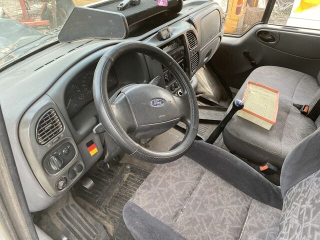 Белый Форд Транзит, объемом двигателя 0 л и пробегом 200 тыс. км за 2200 $, фото 1 на Automoto.ua