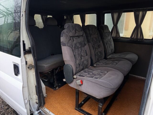 Белый Форд Транзит, объемом двигателя 2 л и пробегом 271 тыс. км за 3600 $, фото 3 на Automoto.ua