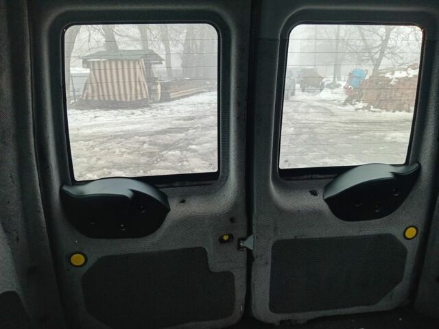 Белый Форд Транзит, объемом двигателя 1.8 л и пробегом 250 тыс. км за 4100 $, фото 7 на Automoto.ua