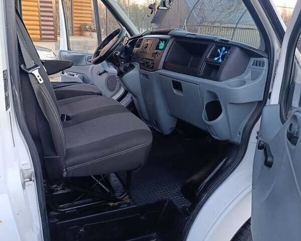 Белый Форд Транзит, объемом двигателя 2.2 л и пробегом 341 тыс. км за 5900 $, фото 12 на Automoto.ua