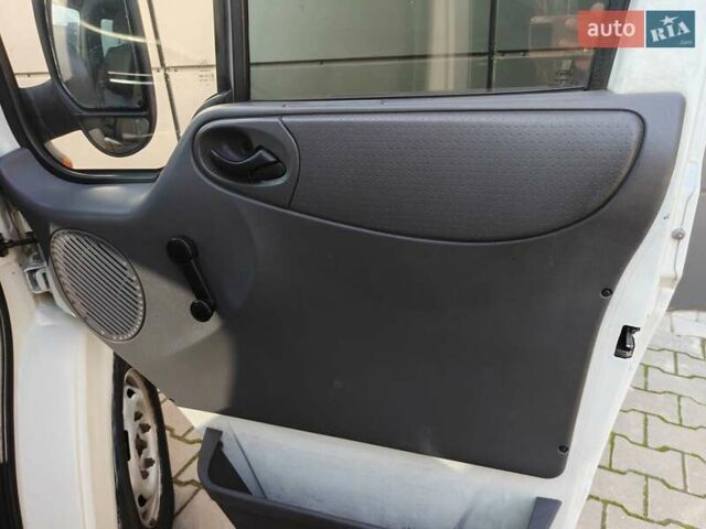 Білий Форд Транзит, об'ємом двигуна 2 л та пробігом 330 тис. км за 4999 $, фото 17 на Automoto.ua