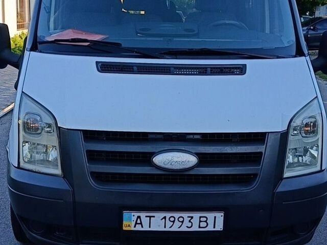 Білий Форд Транзит, об'ємом двигуна 2.2 л та пробігом 300 тис. км за 5700 $, фото 3 на Automoto.ua