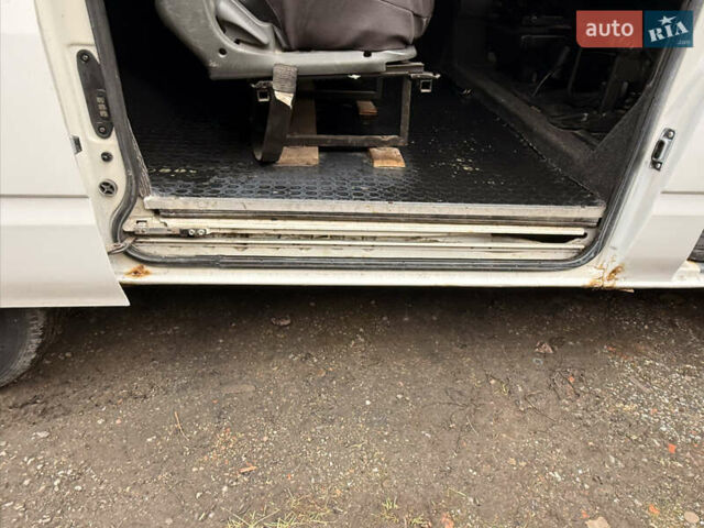 Белый Форд Транзит, объемом двигателя 2 л и пробегом 235 тыс. км за 4599 $, фото 33 на Automoto.ua