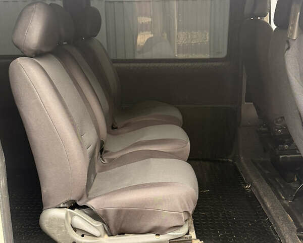 Белый Форд Транзит, объемом двигателя 2 л и пробегом 235 тыс. км за 4599 $, фото 9 на Automoto.ua